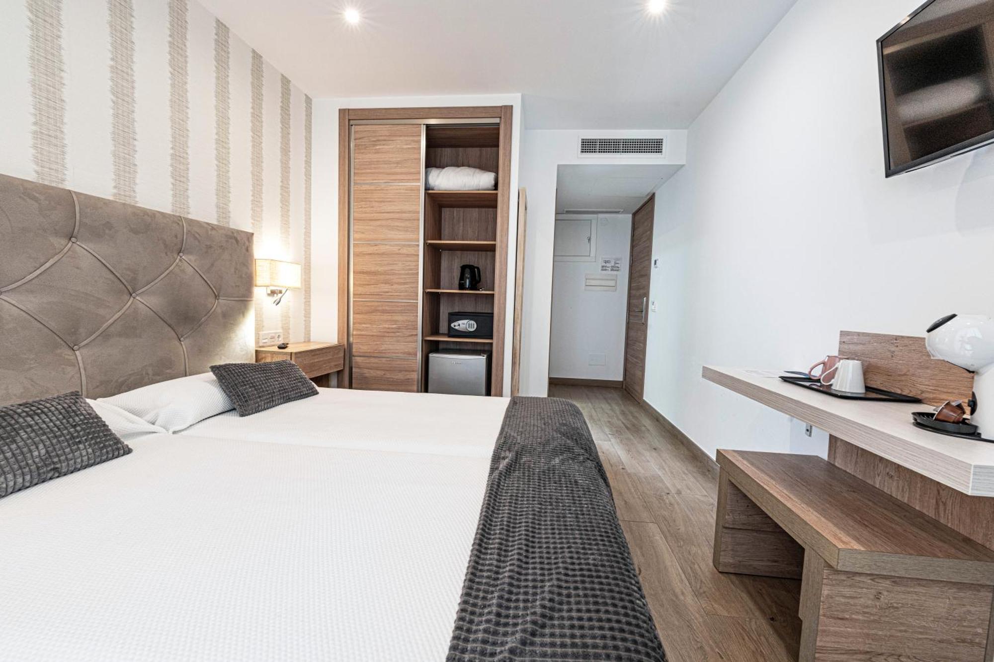 Hostal Boutique Aurora Nerja Exterior photo