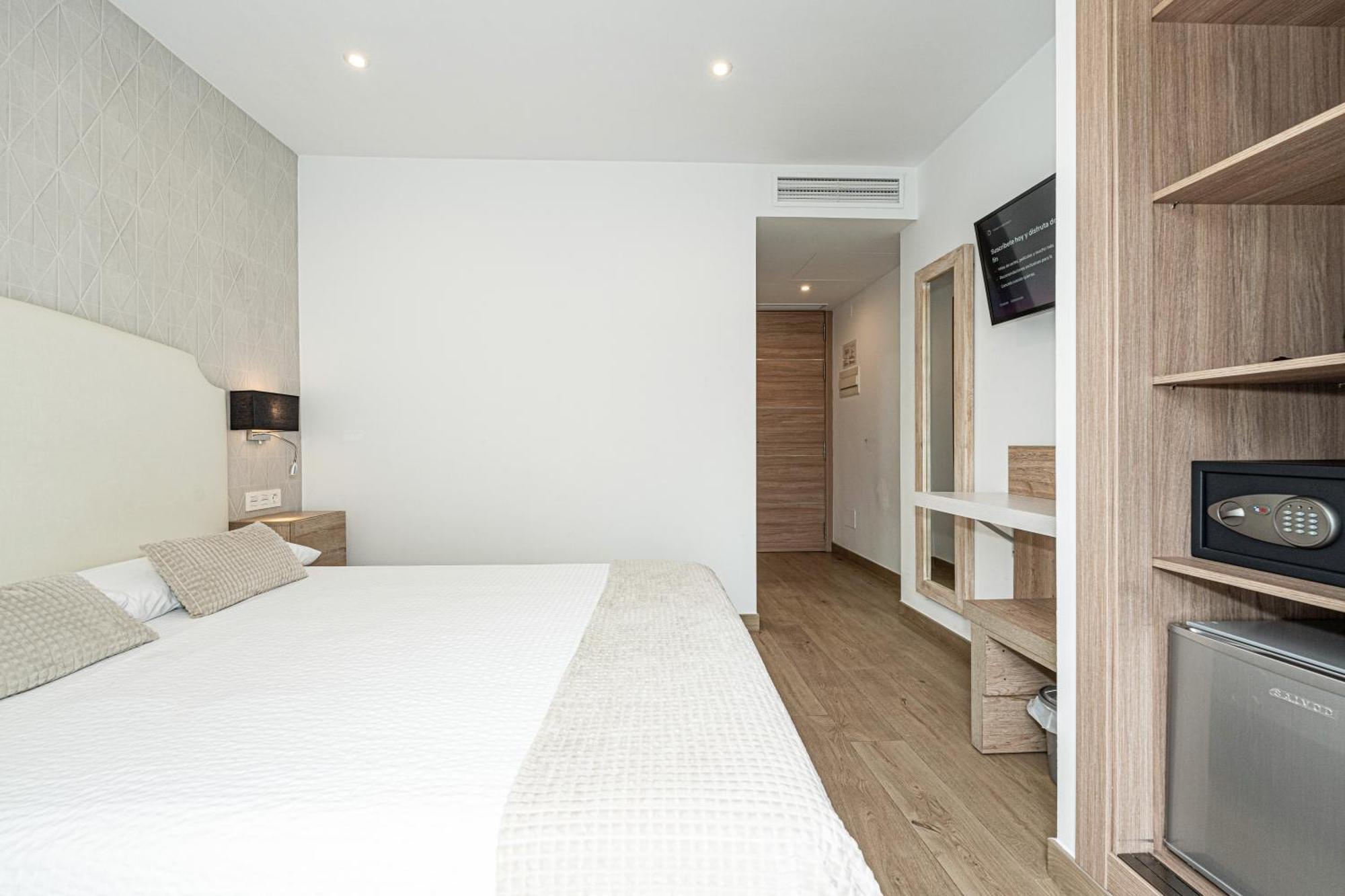 Hostal Boutique Aurora Nerja Exterior photo