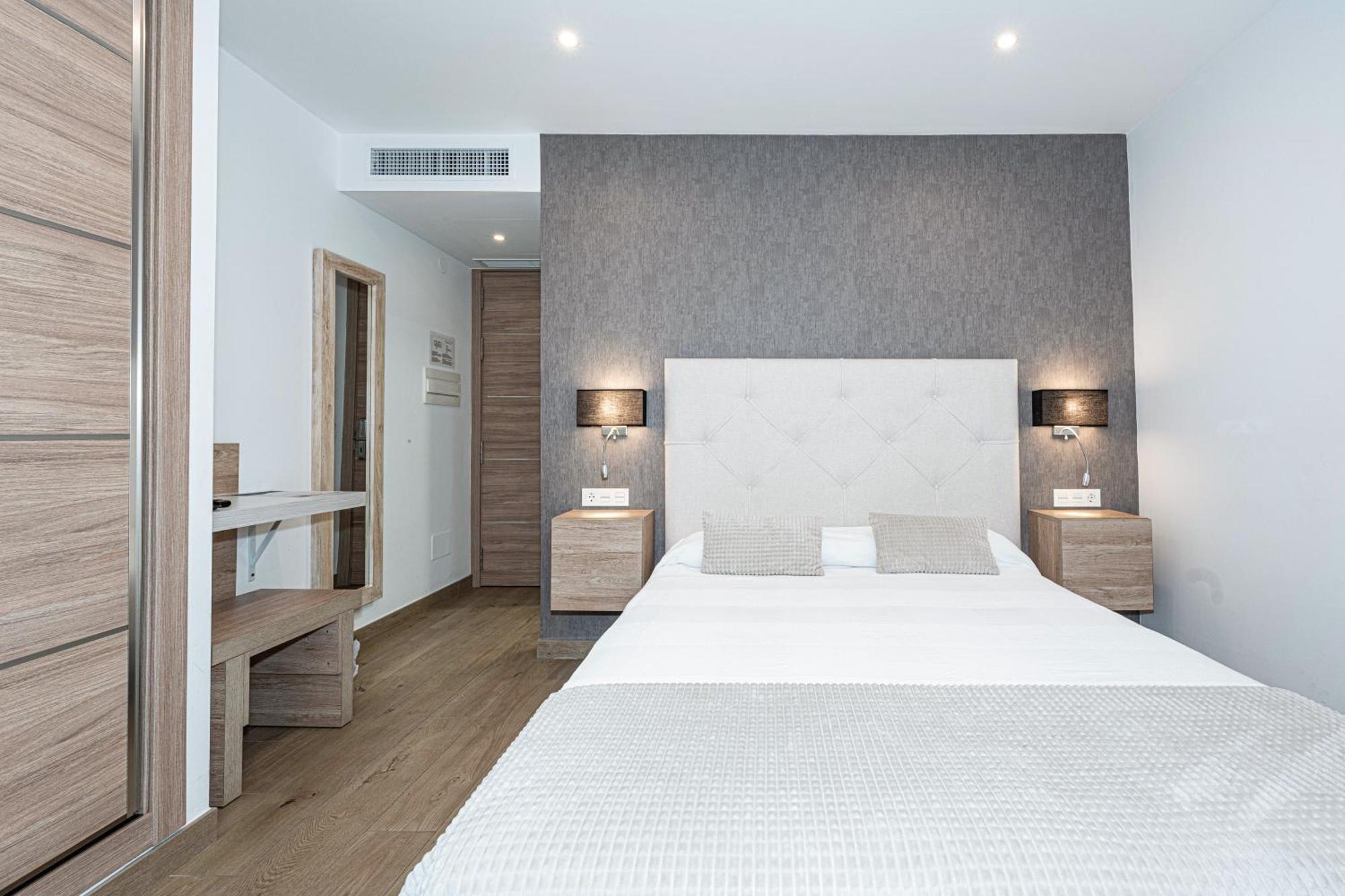 Hostal Boutique Aurora Nerja Exterior photo