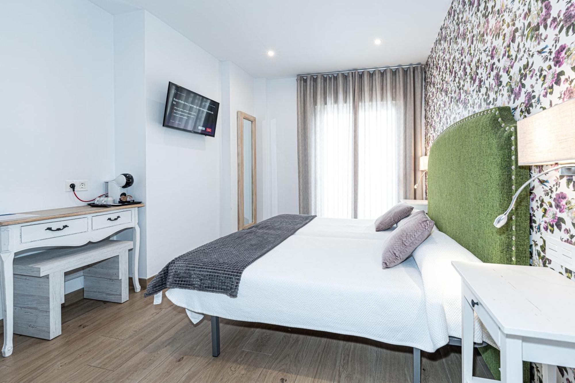 Hostal Boutique Aurora Nerja Exterior photo
