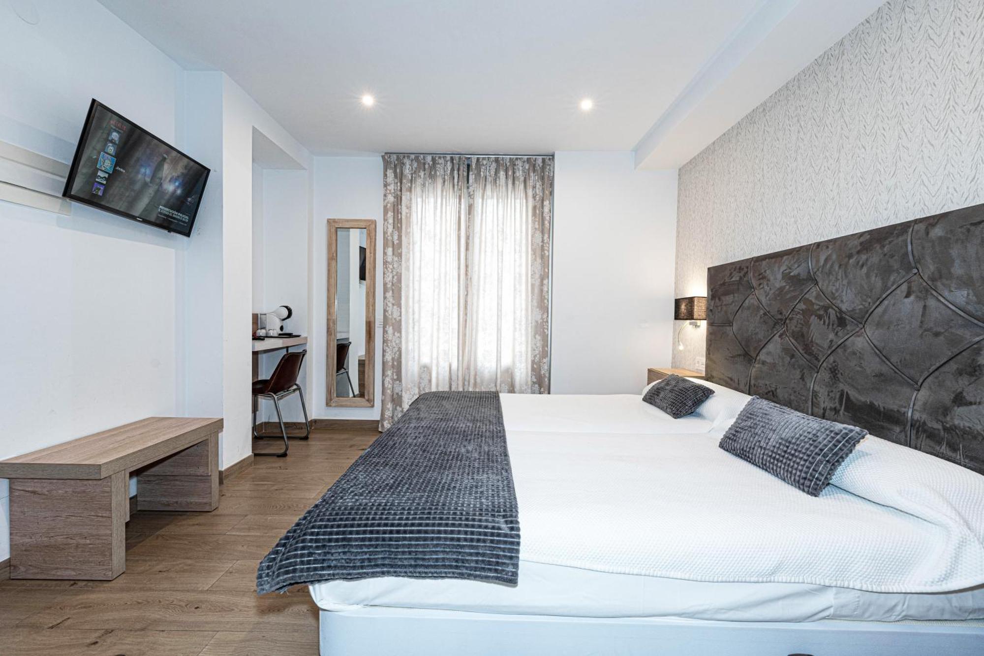 Hostal Boutique Aurora Nerja Exterior photo