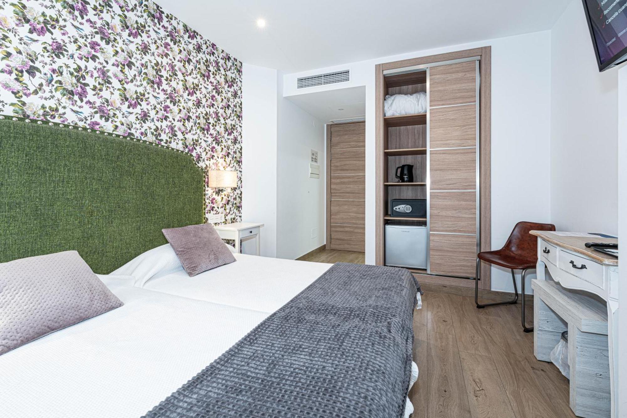 Hostal Boutique Aurora Nerja Exterior photo